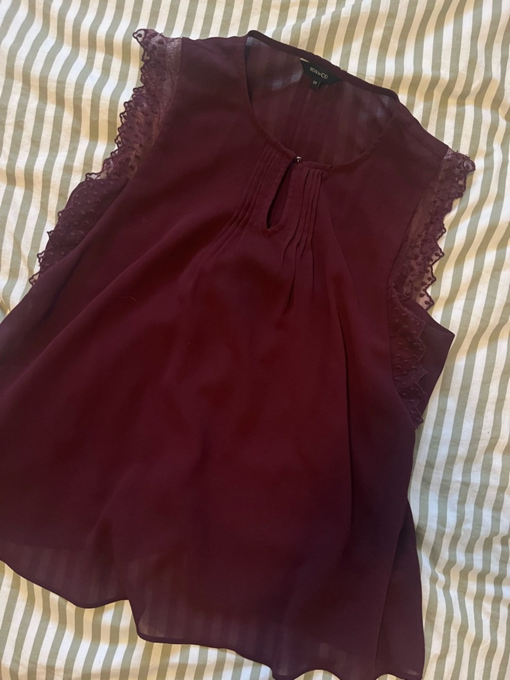 RW&CO. Burgundy Lace-Trim Sleeveless Camisole